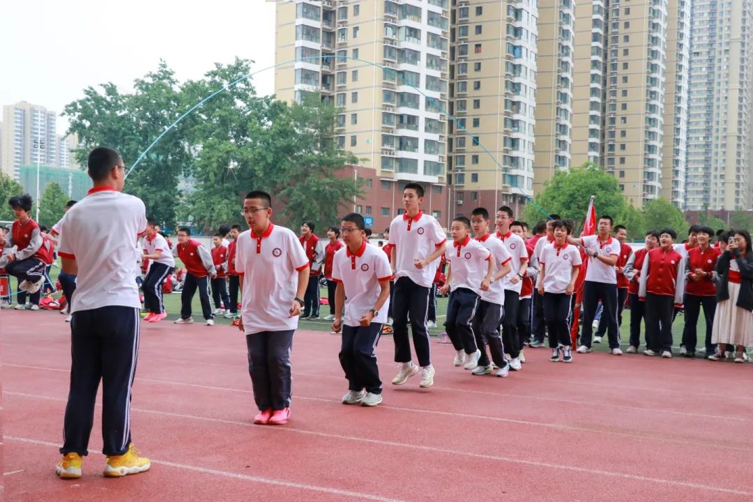 躍動青春 繩采飛揚(yáng)丨初一年級跳繩比賽圓滿落幕