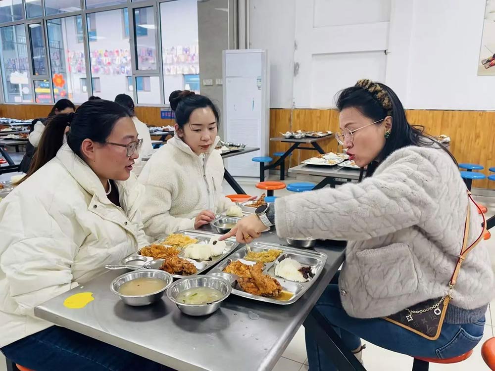 【立小 ? 家校共育】美好“食”光 與愛同在 | 第一學(xué)期家長陪餐紀(jì)實(shí)