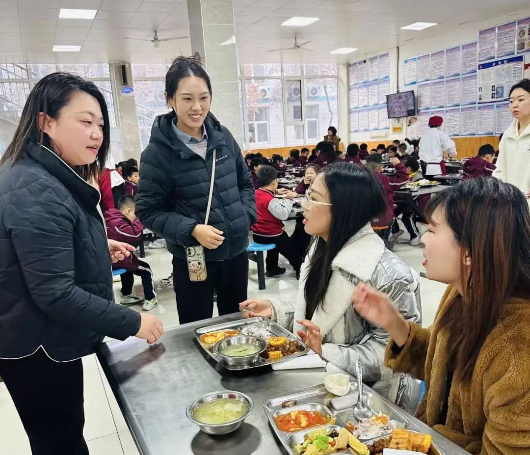 【立小 ? 家校共育】美好“食”光 與愛同在 | 第一學(xué)期家長陪餐紀(jì)實(shí)